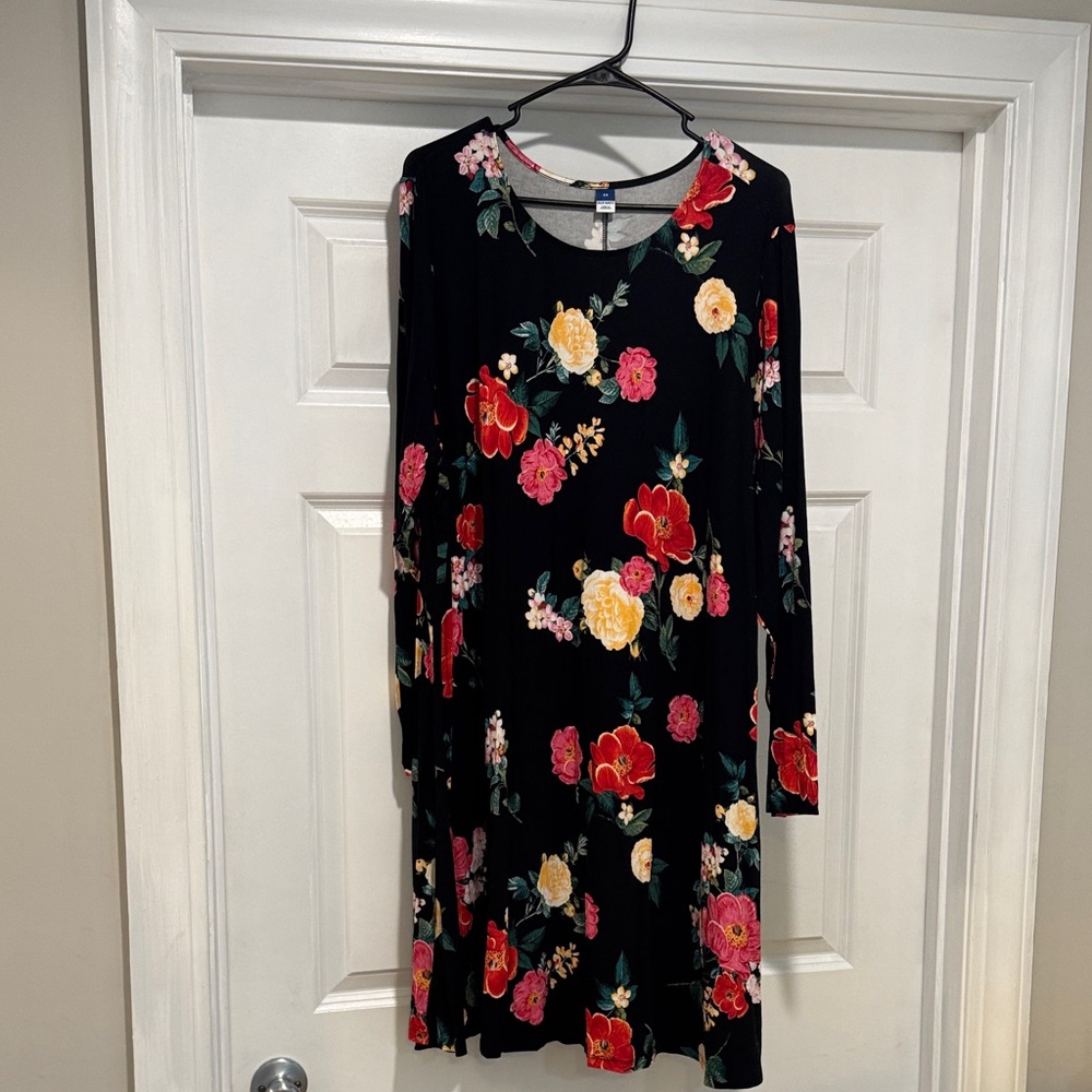 Old Navy Black Floral Long Sleeve Dress